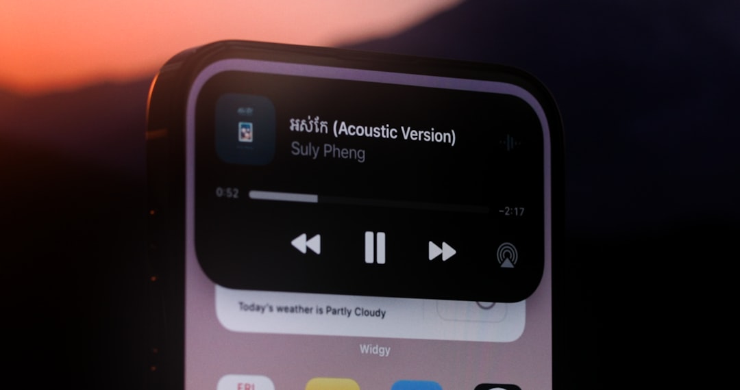 苹果的“静默革命”：Siri的底层重构，如何用大模型重塑智能助手的未来？